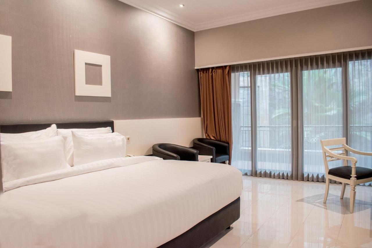 Luminor Hotel Jember By Wh Exteriér fotografie