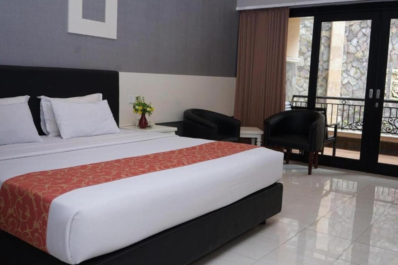 Luminor Hotel Jember By Wh Exteriér fotografie