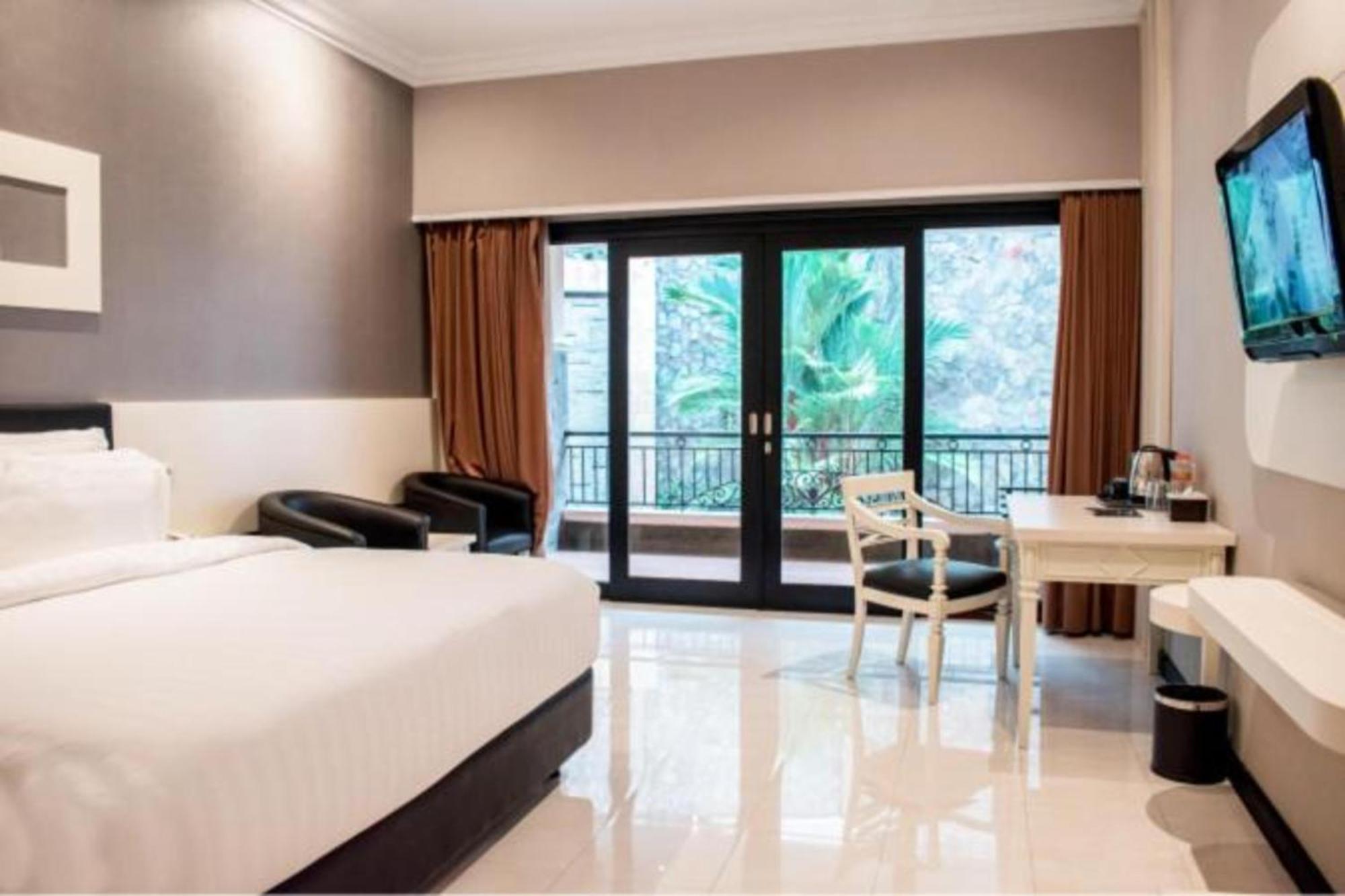 Luminor Hotel Jember By Wh Exteriér fotografie