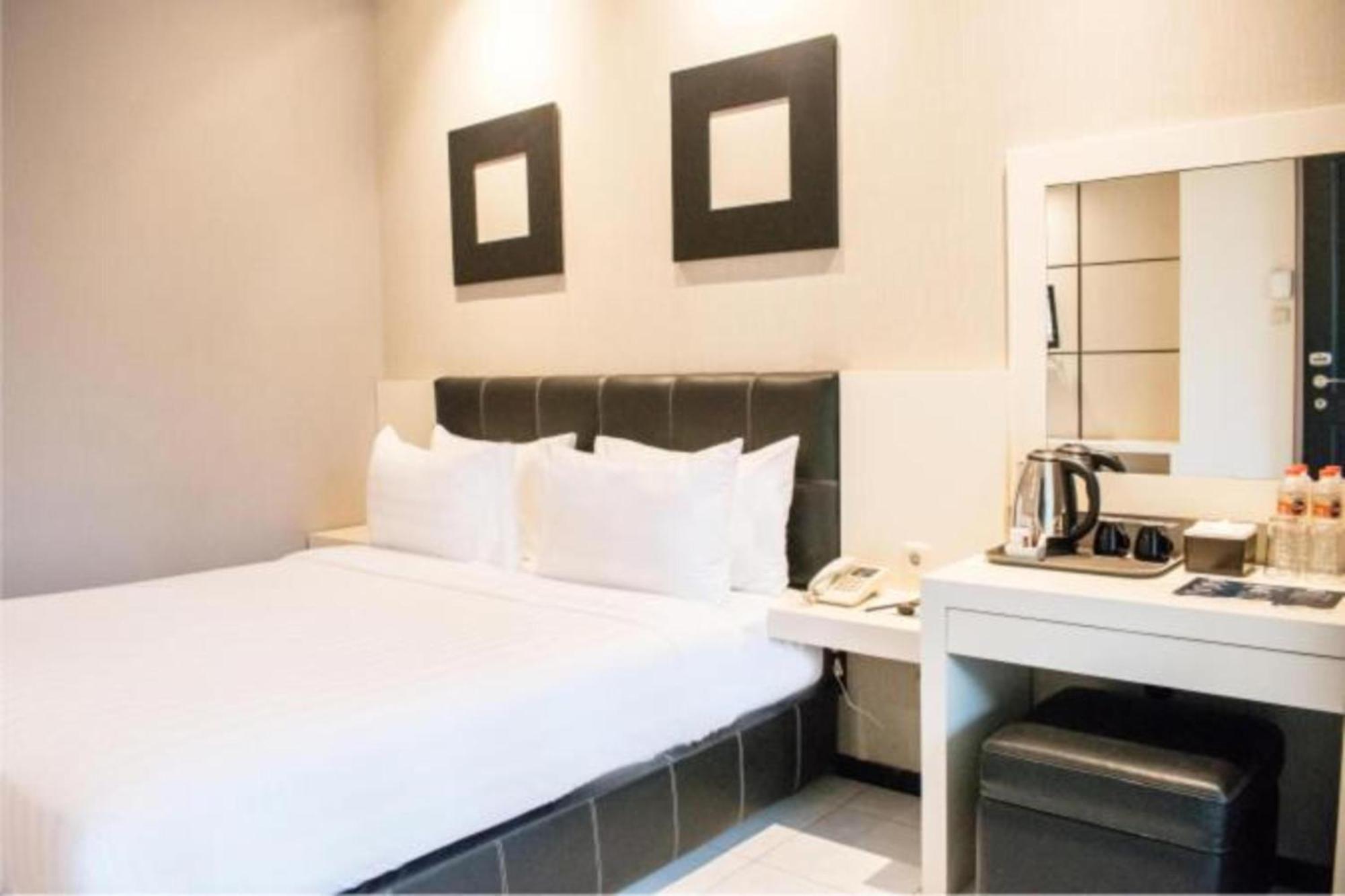 Luminor Hotel Jember By Wh Exteriér fotografie